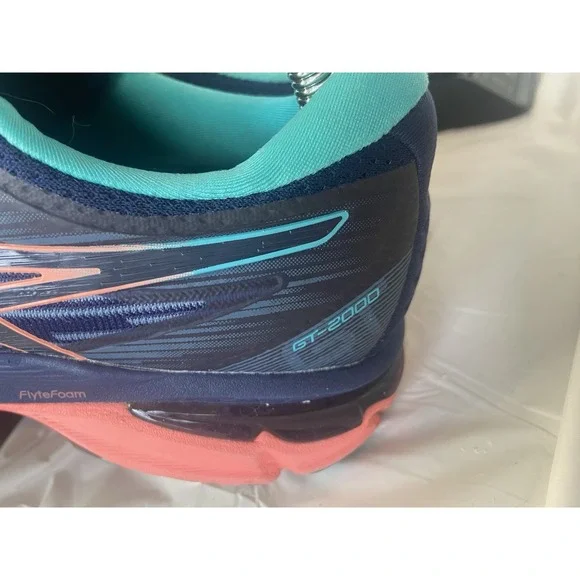 Women's GT-2000 8 Trail Running/Training Tennis Shoes-Size‎ 9.5-Excellent Cond.